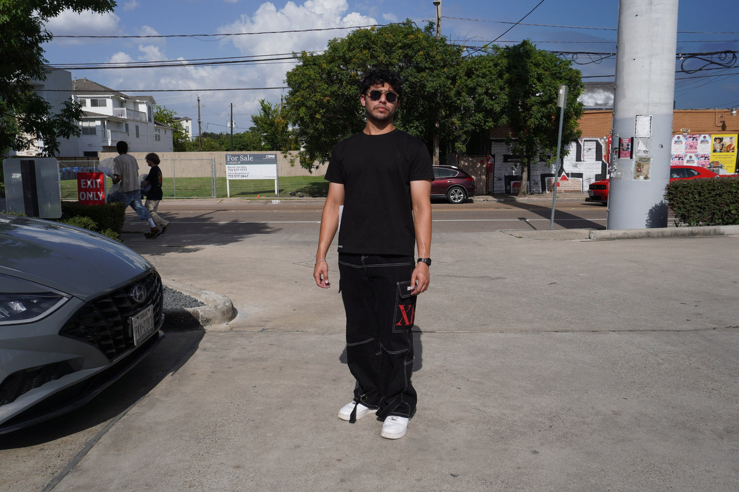 MODEL T-SHIRT