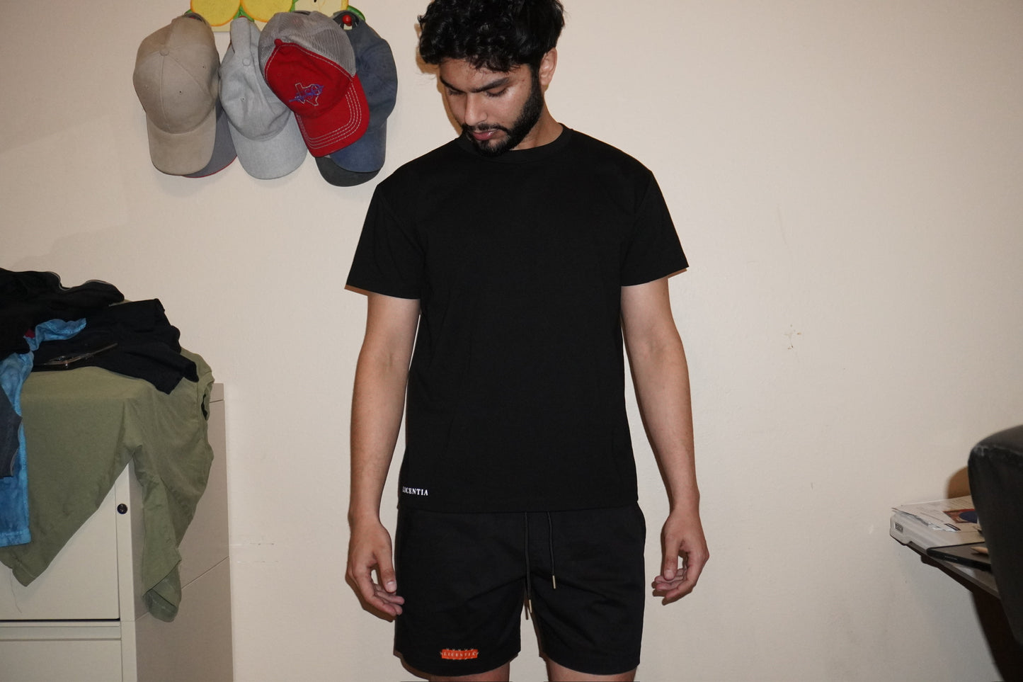 MODEL T-SHIRT